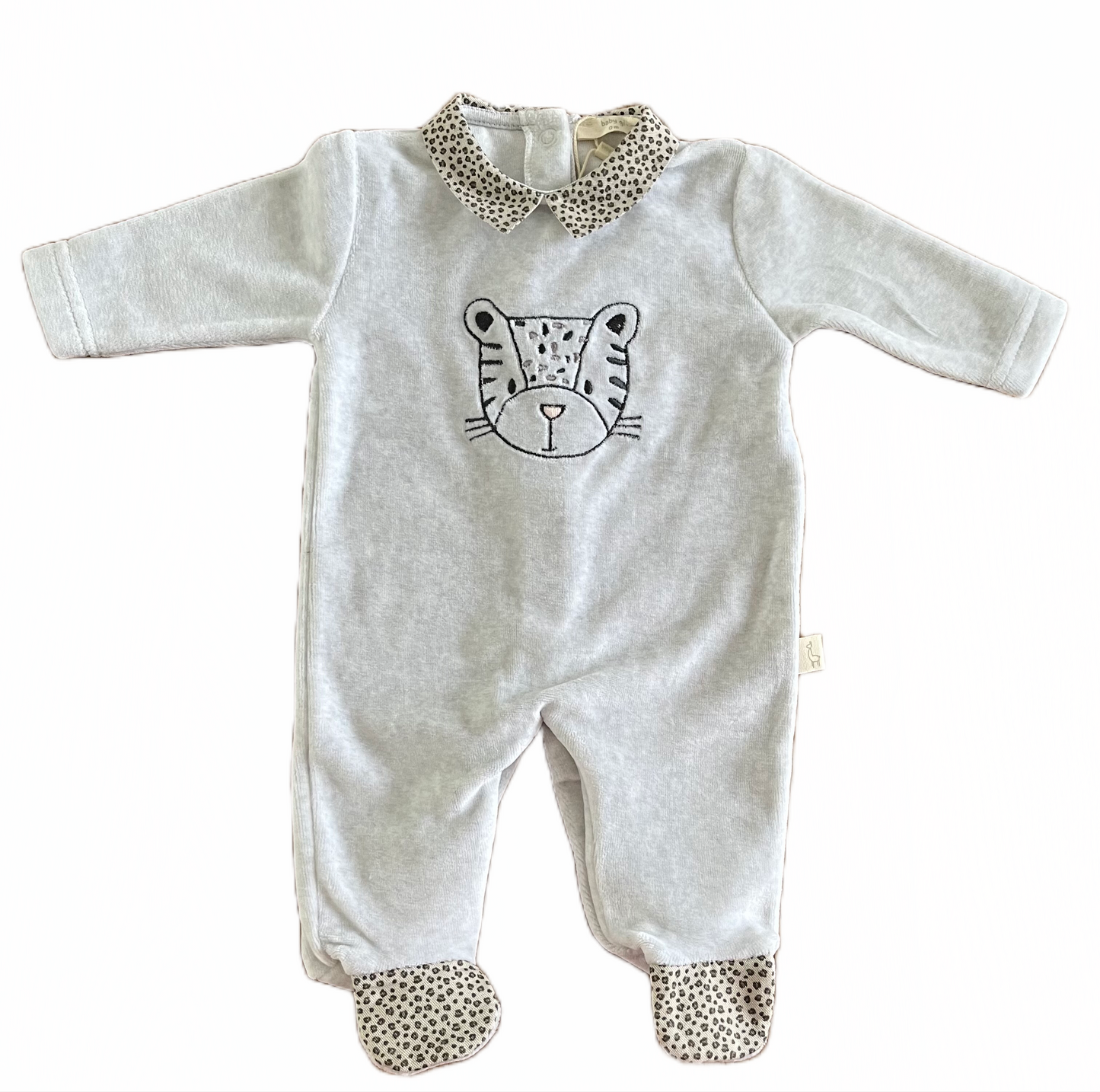 Pyjama roar
